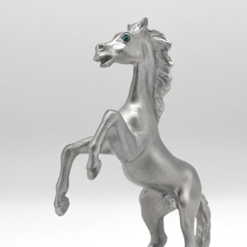 [134] Horse (Round Base) (L)