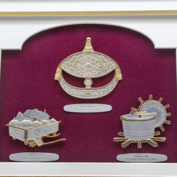 [650] Wau Bulan, Tepak Sireh & Rebana Ubi (Gold) (13