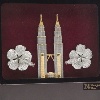 [681] Twin Towers & Bunga Raya (Gold)