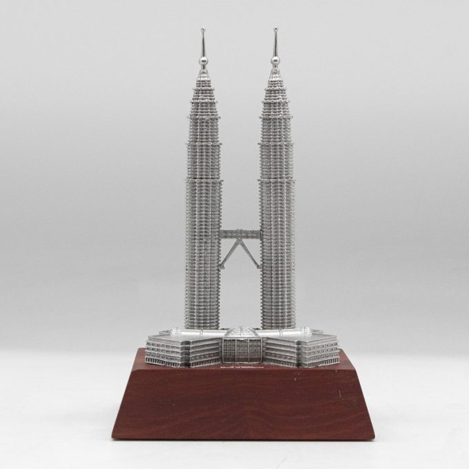 [712] Twin Towers (Wood)
