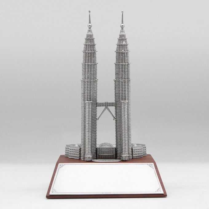 [712] Twin Towers (Wood)