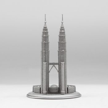[713] Twin Towers (L) (5' 3
