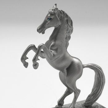 [102] Horse (Square Base) (M)