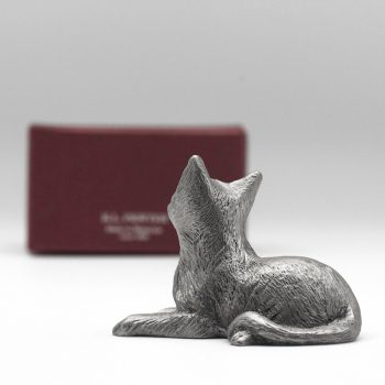 [305] Laying Cat