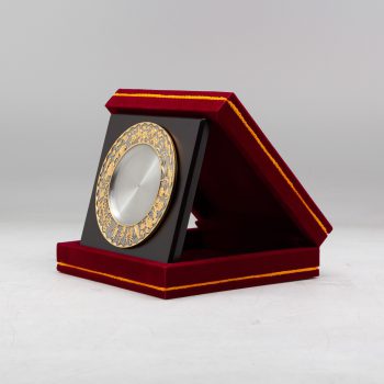 853g-4inch-floral-gold-plated-plate-6x6-velvet-box-side