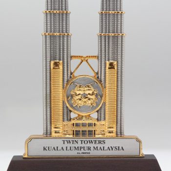 [400G] Twin Towers (Gold) (Wood)