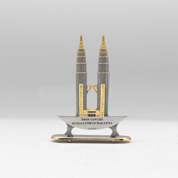 [473G] Twin Towers (Gold) (M)