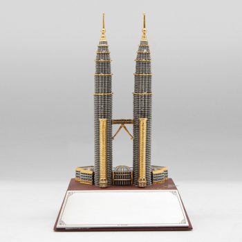 [712G] Twin Towers (Gold) (Wood)