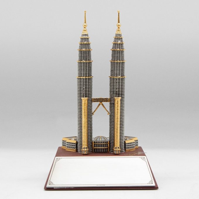 [712G] Twin Towers (Gold) (Wood)
