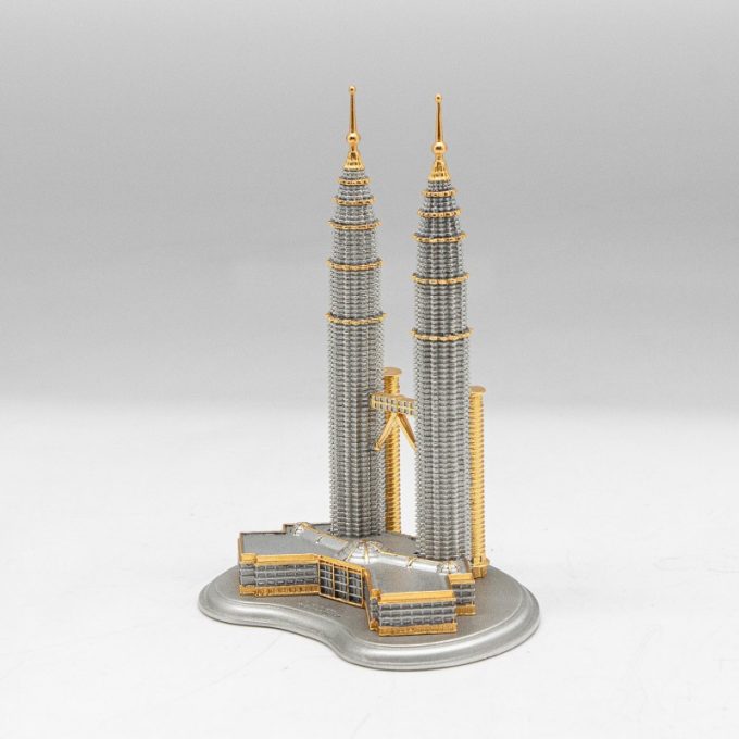 [713G] Twin Towers (Gold) (L) (5' 3" inches)