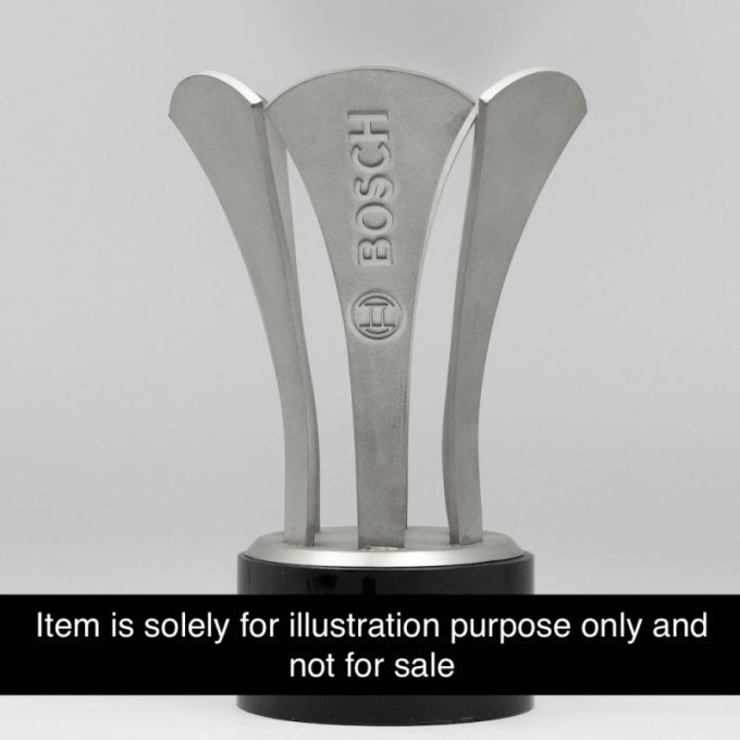 Customized Pewter Award with Solid Wood