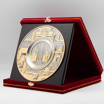 875g-8inch-kl-design-gold-plated-plate-10x10-velvet-box-side