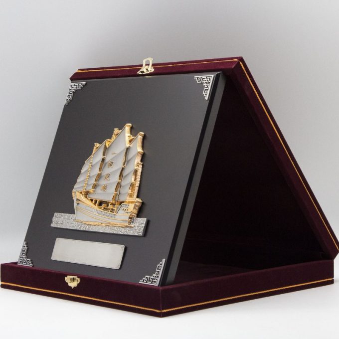[890] Sailing Boat (Gold) (12" x 12" inches)