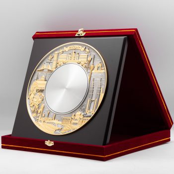 878g-9inch-kl-design-gold-plated-plate-12x12-velvet-box-side