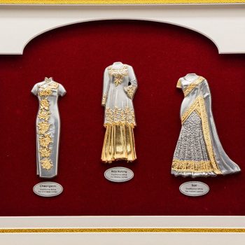 [948] Cheongsam, Baju Kurung & Sari (Gold) (13