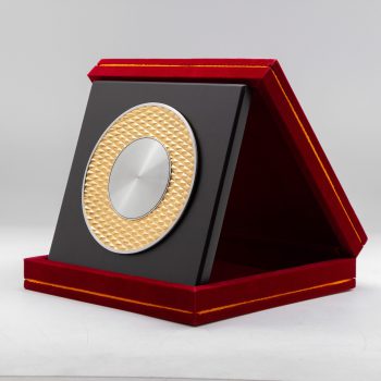 940g-5inch-rhombus-gold-plated-plate-8x8-velvet-box-side